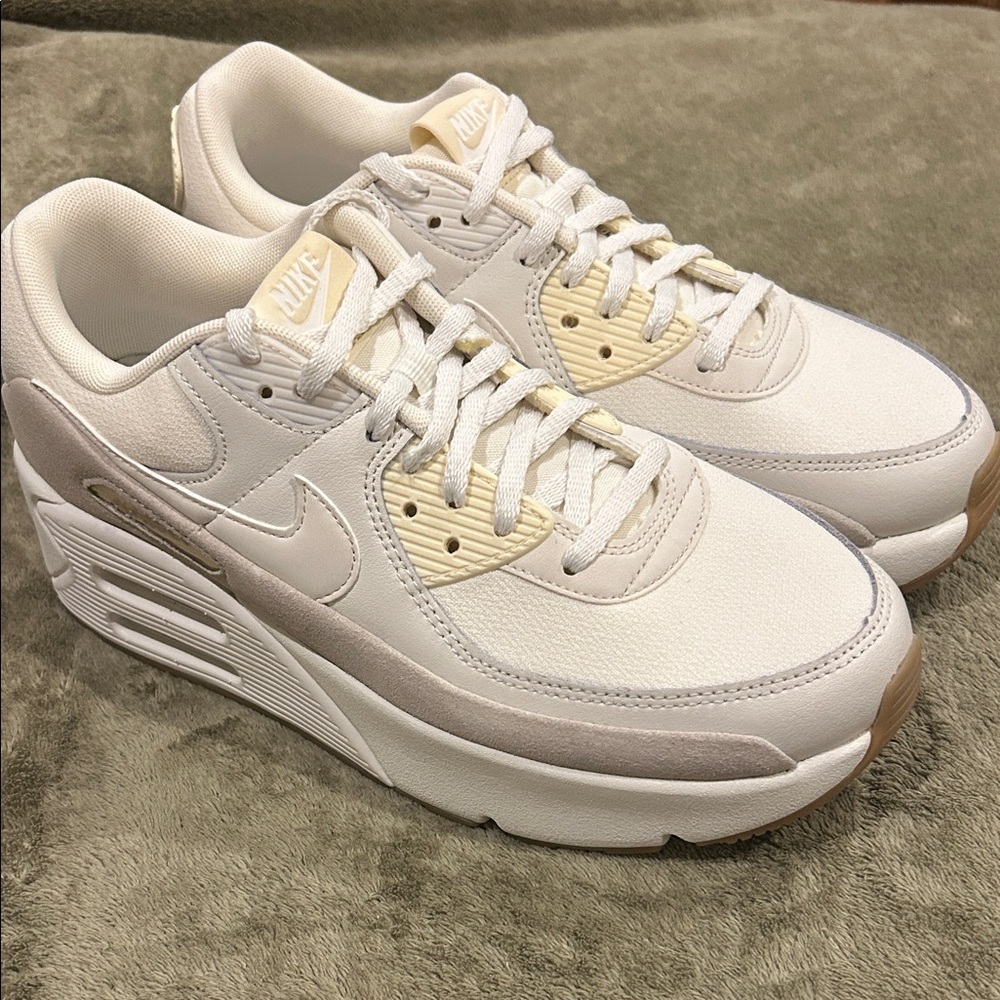 NWOB Nike Wmns Air Max 90 LV9 'Sail Light Orewood'